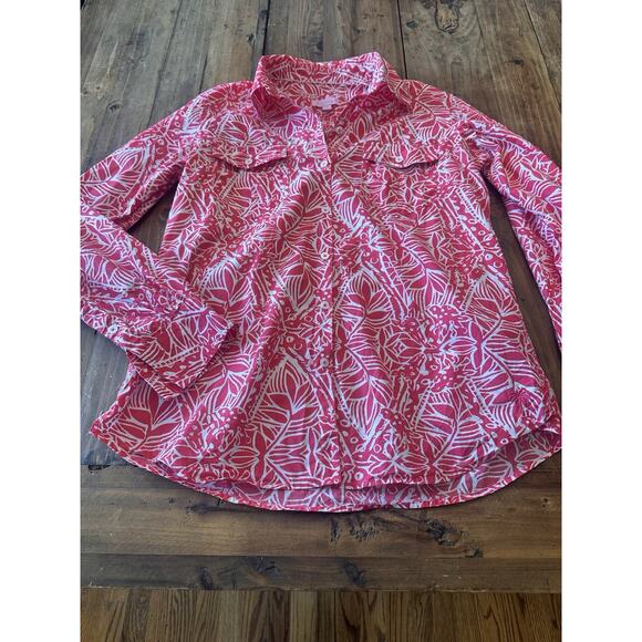 Lilly Pulitzer Resort Fit Button Shirt Size Medium Pink Coastal Beach Roll Tab - Picture 1 of 14